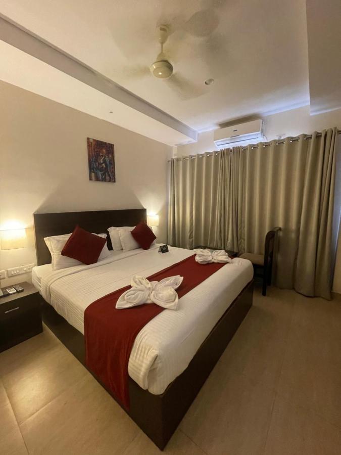 Hotel Yamuna Adur Extérieur photo