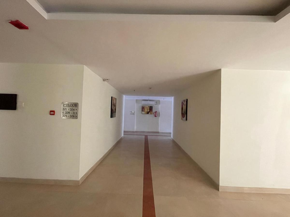 Hotel Yamuna Adur Extérieur photo