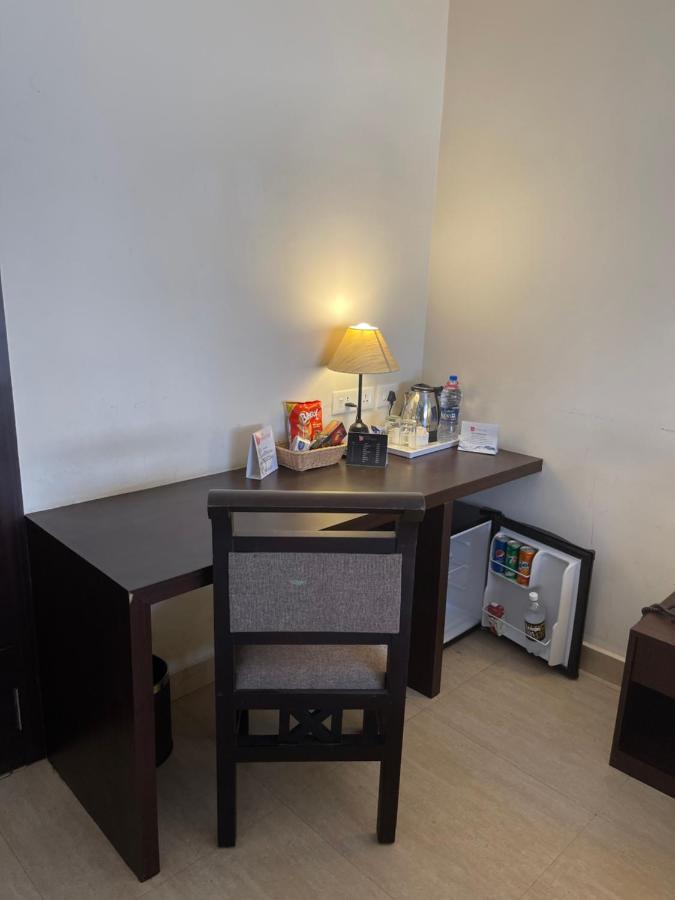 Hotel Yamuna Adur Extérieur photo
