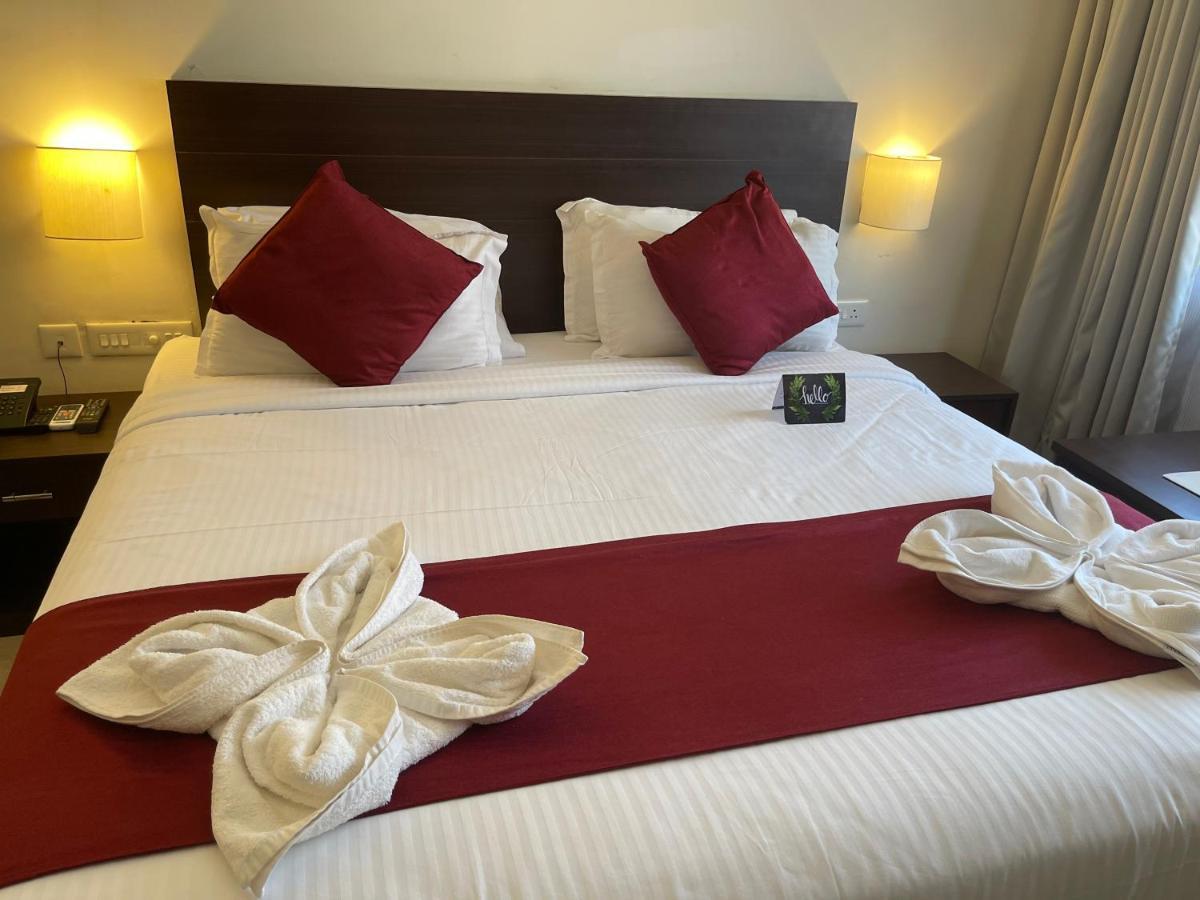 Hotel Yamuna Adur Extérieur photo