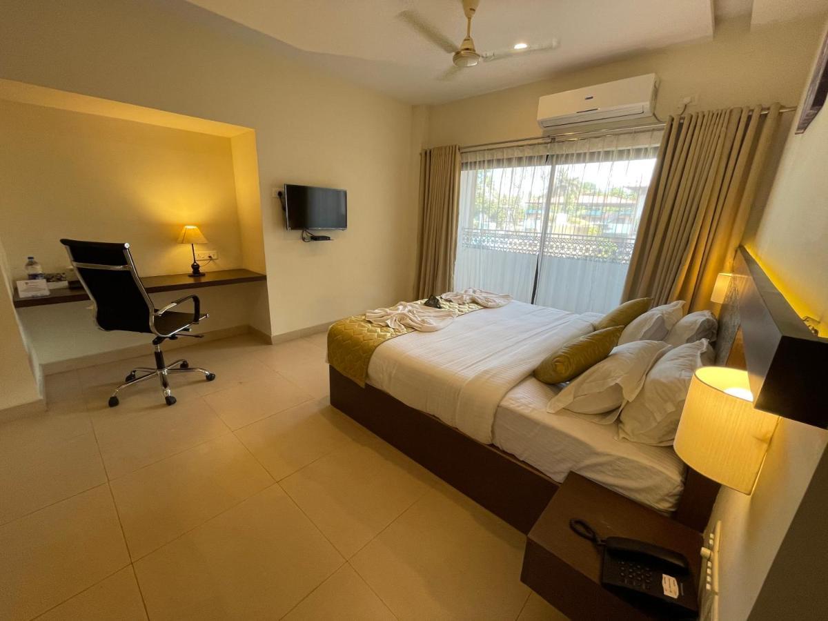 Hotel Yamuna Adur Extérieur photo