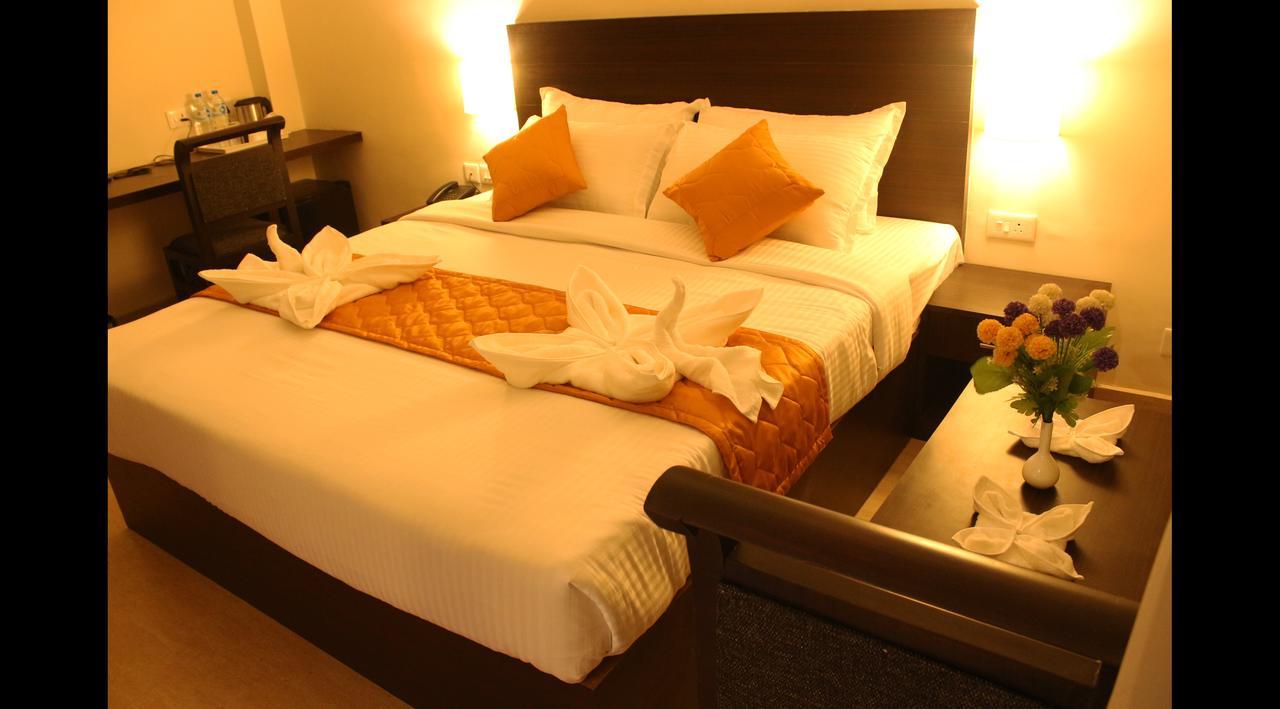 Hotel Yamuna Adur Extérieur photo