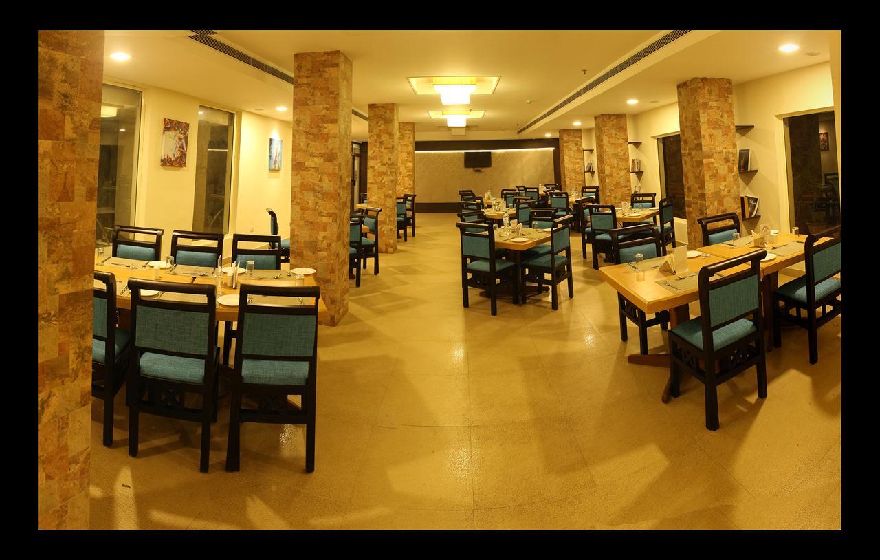 Hotel Yamuna Adur Extérieur photo