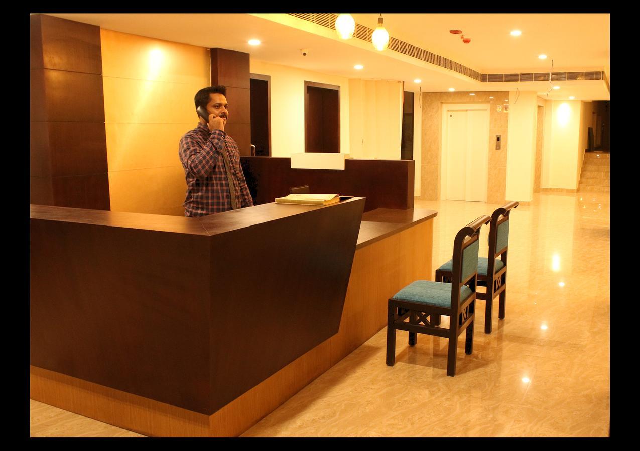 Hotel Yamuna Adur Extérieur photo