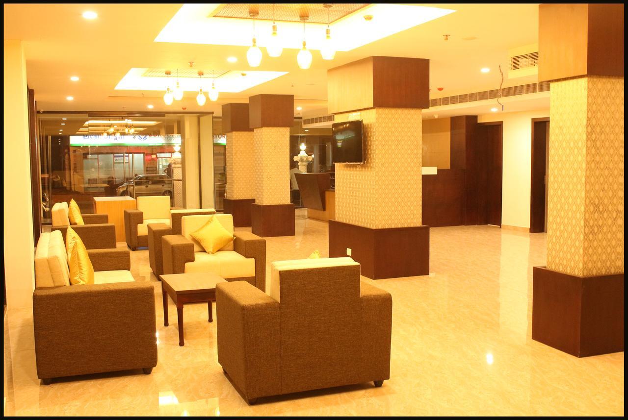 Hotel Yamuna Adur Extérieur photo