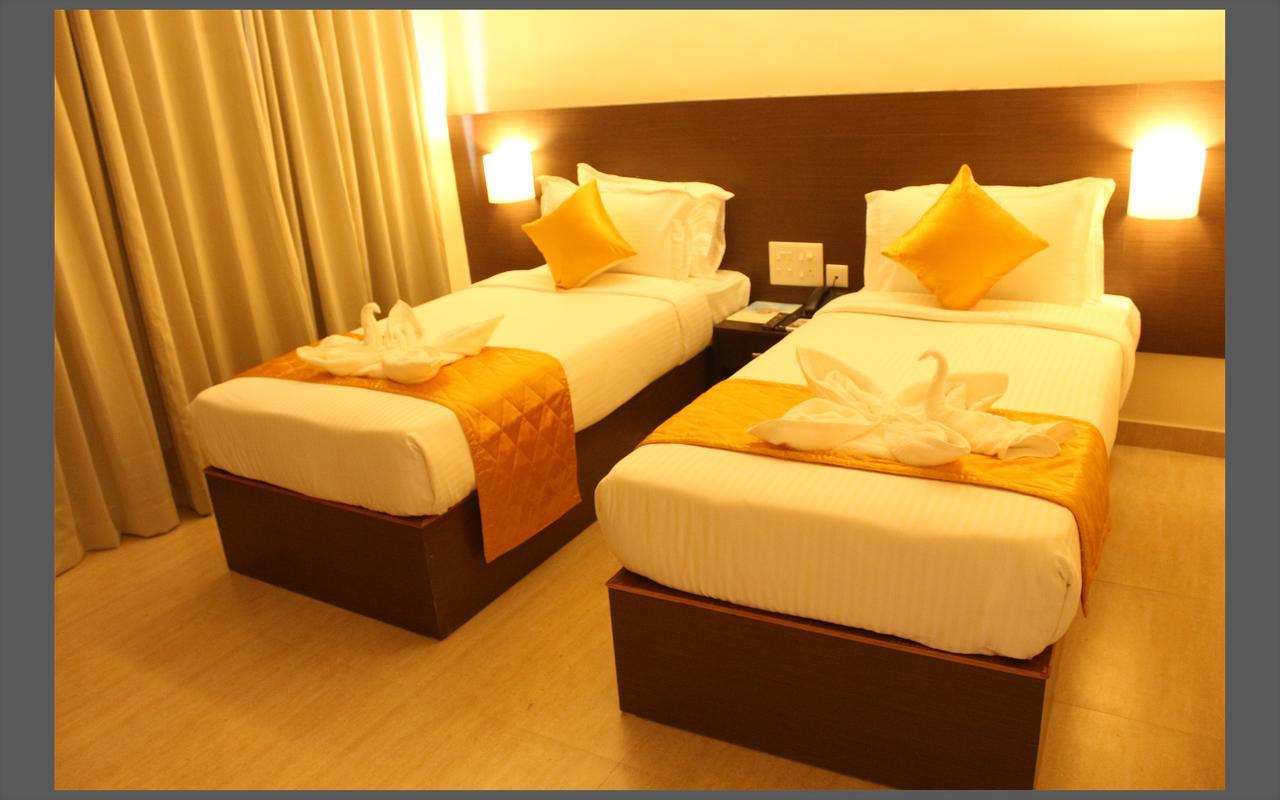 Hotel Yamuna Adur Extérieur photo