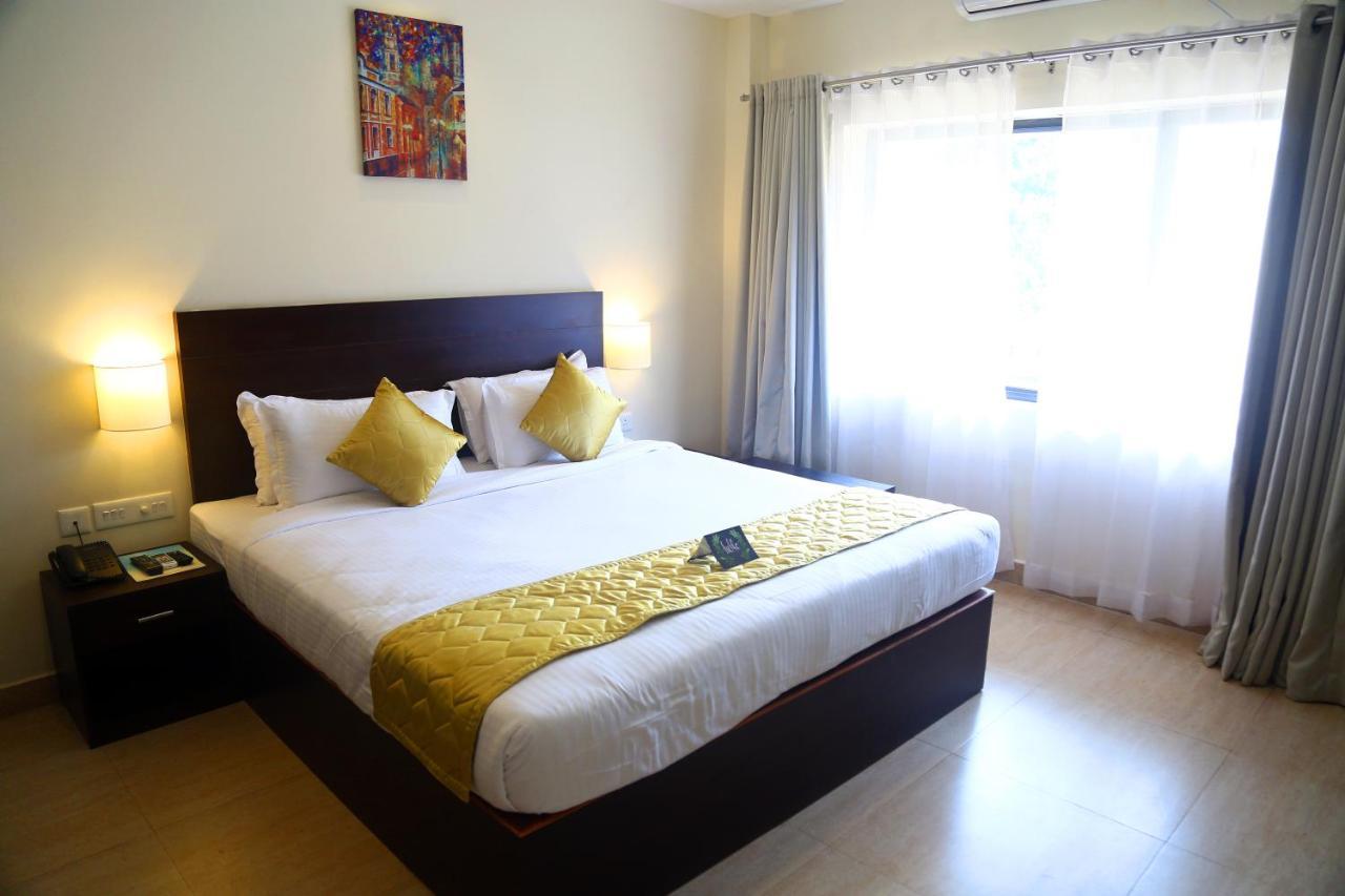 Hotel Yamuna Adur Extérieur photo